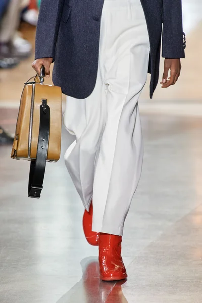 Look 1